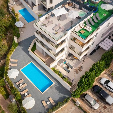 Apartment Alegria In Okrug With Heated Pool, Sea View, Jacuzzi, Wifi Трогир Экстерьер фото