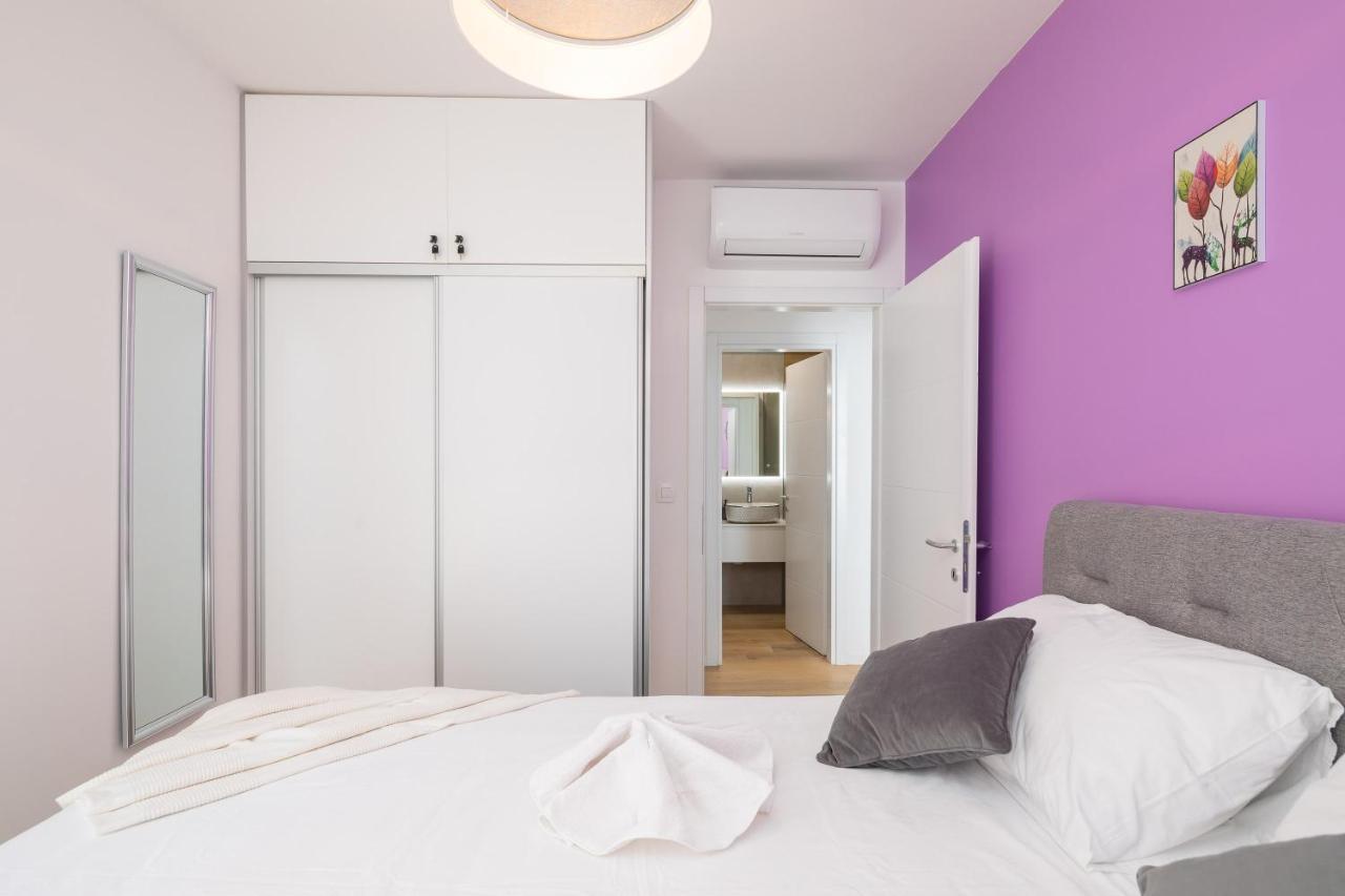 Apartment Alegria In Okrug With Heated Pool, Sea View, Jacuzzi, Wifi Трогир Экстерьер фото
